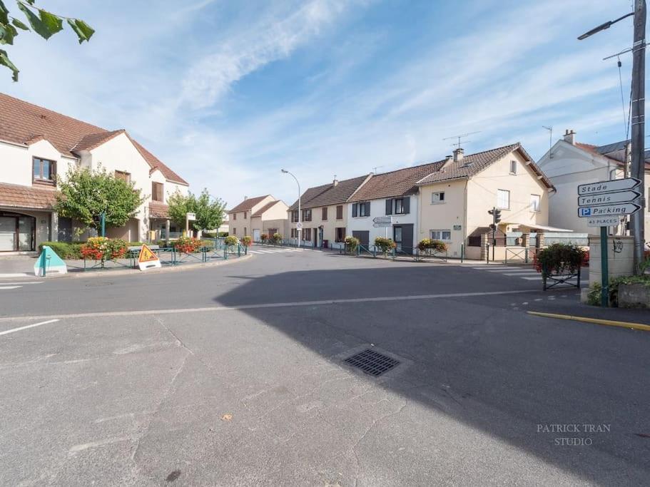 Appartement 7 Personnes Pres De Disney & Paris Chanteloup-en-Brie Esterno foto